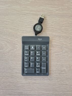 USB Numeric Keypad — Black Portable Number Pad